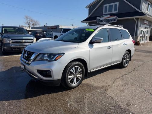2017 Nissan Pathfinder SV
