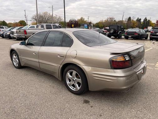 2004 Pontiac Bonneville SLE 4dr Sedan