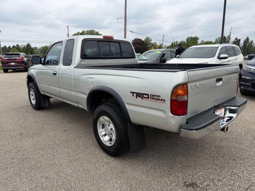 Silver 2000 Toyota Tacoma Xtracab