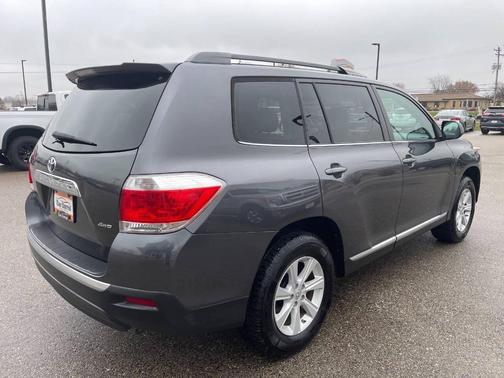 2012 Toyota Highlander SE