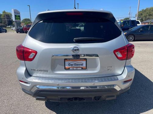 2017 Nissan Pathfinder SL