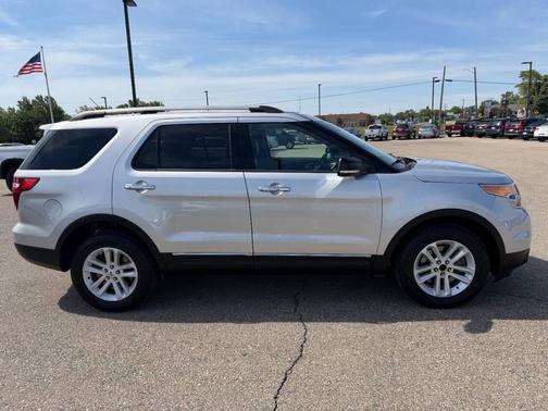 Silver 2014 Ford Explorer XLT