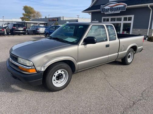 2003 Chevrolet S-10 Base