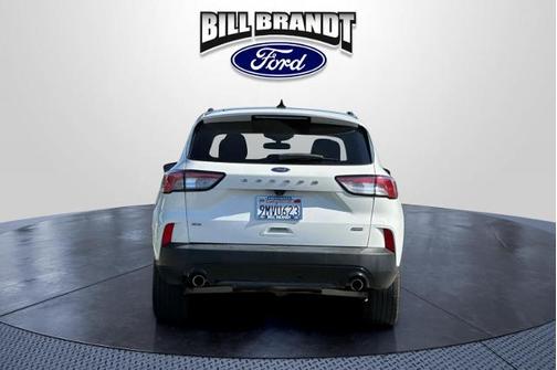 STAR WHITE METALLIC TRI-COA 2021 Ford Escape SE