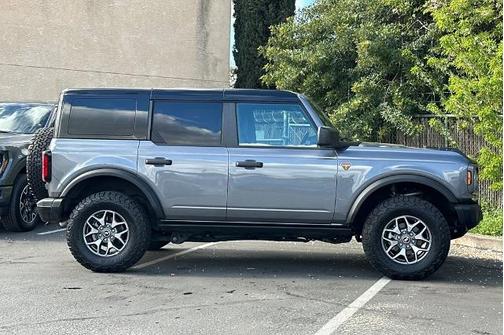 CARBONIZED GRAY METALLIC 2025 Ford Bronco BADLANDS