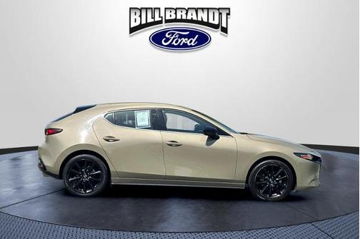ZIRCON SAND METALLIC 2024 Mazda Mazda3 2.5
