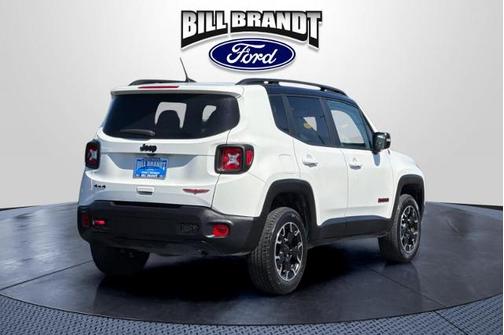 Alpine White Clearcoat 2023 Jeep Renegade TRAILHAWK