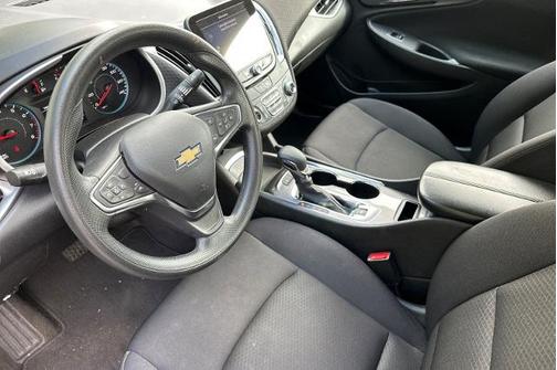 Sterling Gray Metallic 2024 Chevrolet Malibu LT W/1LT