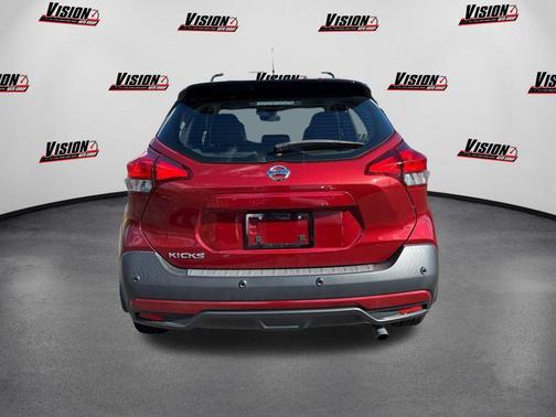 2020 Nissan Kicks SR