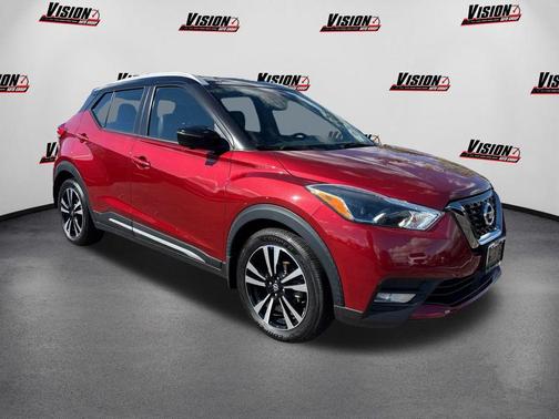 2020 Nissan Kicks SR