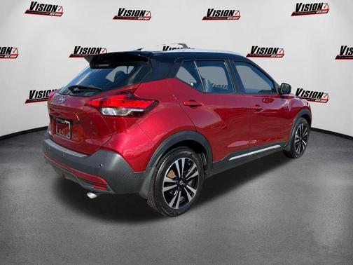 2020 Nissan Kicks SR