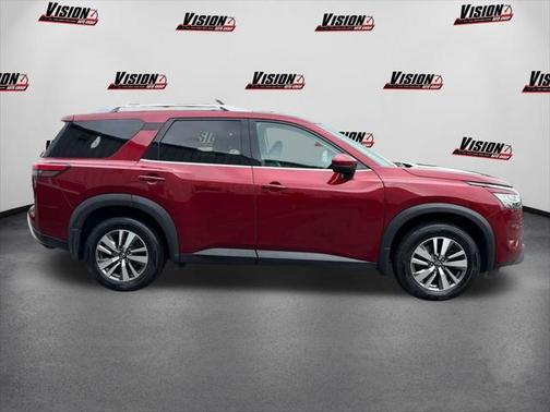 2022 Nissan Pathfinder SL 4WD