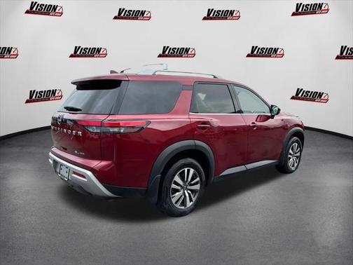 2022 Nissan Pathfinder SL 4WD