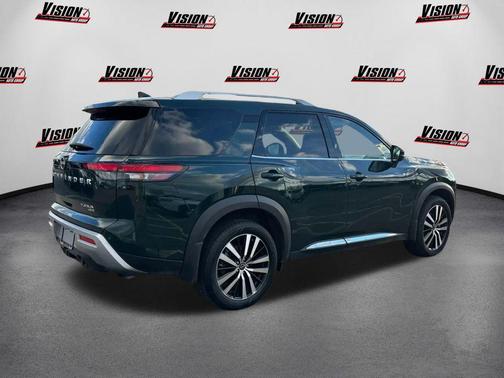 2025 Nissan Pathfinder Platinum 4WD