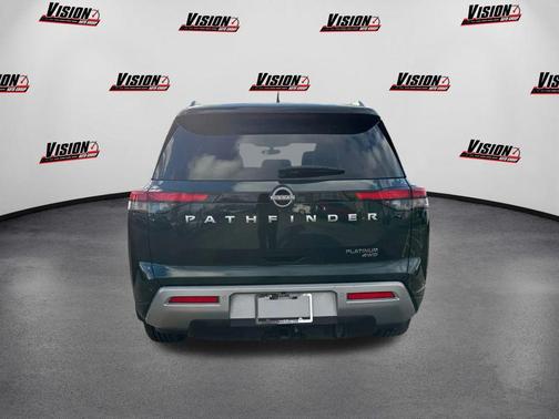 2025 Nissan Pathfinder Platinum 4WD