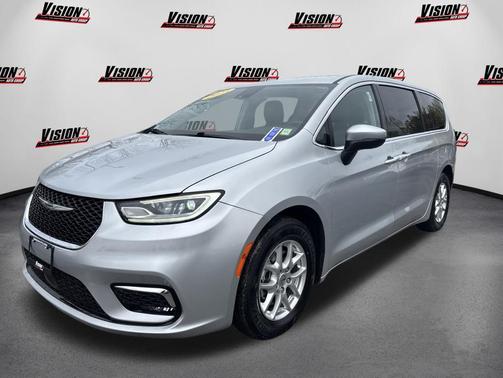 Silver Mist Clearcoat 2023 Chrysler Pacifica Touring L