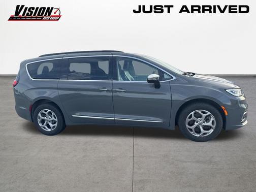 Ceramic Gray Clearcoat 2023 Chrysler Pacifica Limited