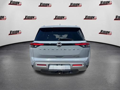 2023 Nissan Pathfinder Platinum 4WD
