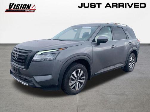 2023 Nissan Pathfinder SL 4WD