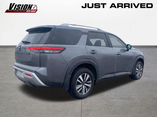 2023 Nissan Pathfinder SL 4WD