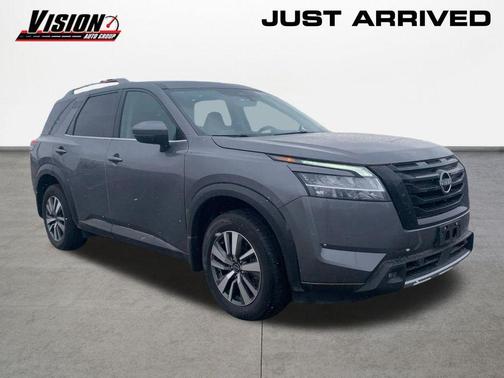 2023 Nissan Pathfinder SL 4WD