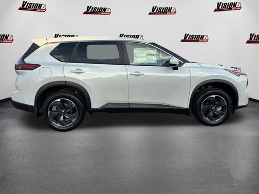 Everest White Pearl Tricoat 2026 Nissan Rogue SV