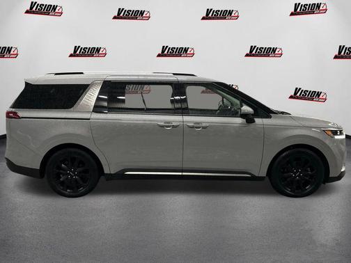 2024 Kia Carnival SX