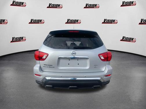 2018 Nissan Pathfinder SV