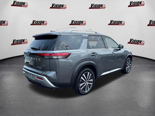 2022 Nissan Pathfinder Platinum 4WD