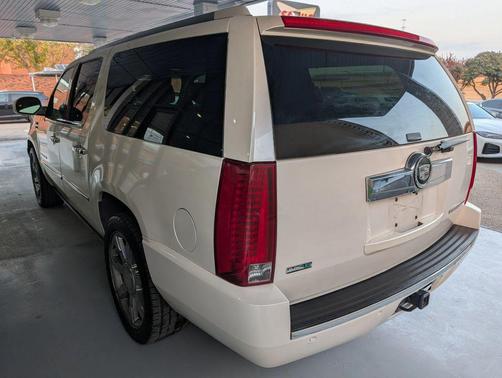 2010 Cadillac Escalade ESV Sport