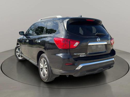 2019 Nissan Pathfinder S
