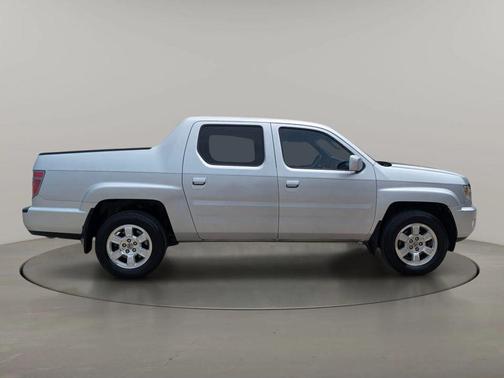 Alabaster Silver Metallic 2012 Honda Ridgeline RTS