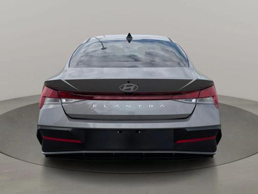 Fluid Metal 2024 Hyundai ELANTRA SEL