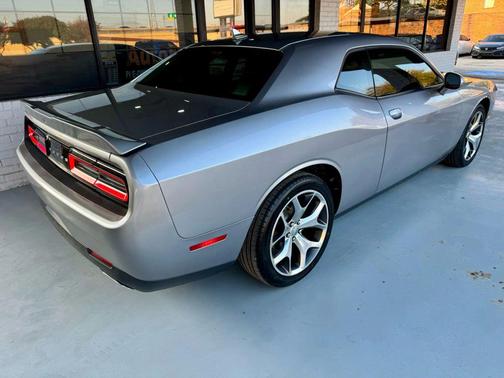 2015 Dodge Challenger SXT Plus