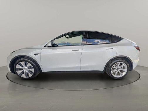 Pearl White Multi-Coat 2021 Tesla Model Y Long Range Dual Motor All-Wheel Drive