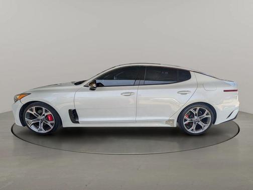 Snow White Pearl 2018 Kia Stinger GT2