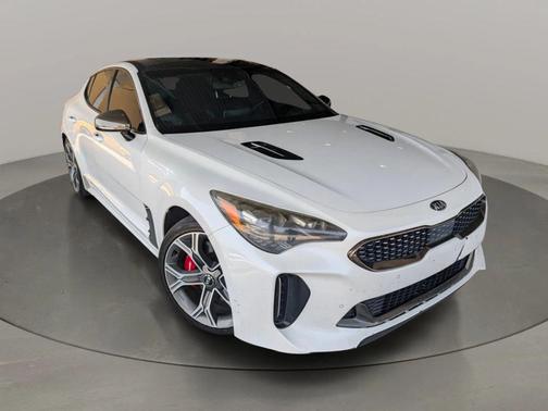 Snow White Pearl 2018 Kia Stinger GT2