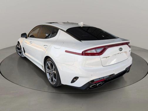 Snow White Pearl 2018 Kia Stinger GT2