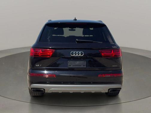 Black 2018 Audi Q7 2.0T Premium Plus