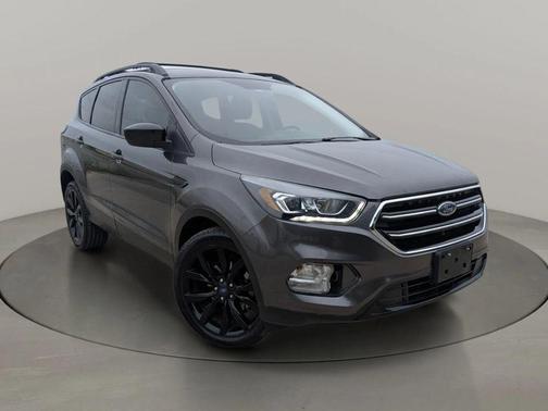 Magnetic Metallic 2017 Ford Escape SE