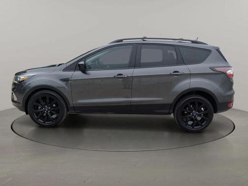 Magnetic Metallic 2017 Ford Escape SE