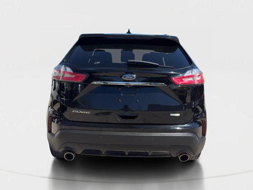Black 2020 Ford Edge SEL