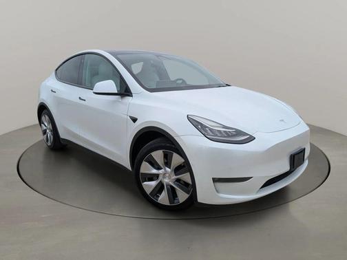 Pearl White Multi-Coat 2022 Tesla Model Y Long Range Dual Motor All-Wheel Drive