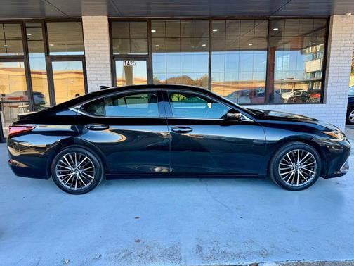 2022 Lexus ES 350 Base