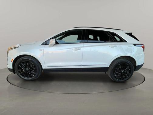 Crystal White Tricoat 2021 Cadillac XT5 Sport