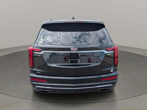 Stellar Black Metallic 2021 Cadillac XT6 Luxury AWD