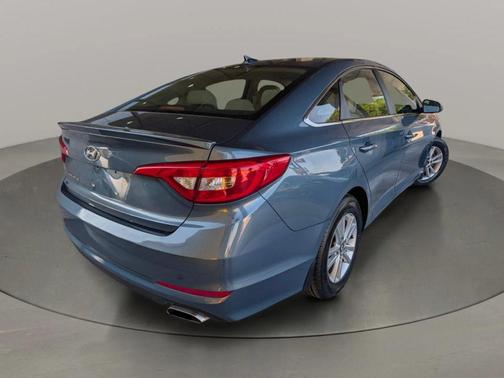 Nouveau Blue 2017 Hyundai SONATA SE