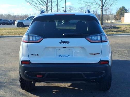 Bright White Clearcoat 2022 Jeep Cherokee Trailhawk