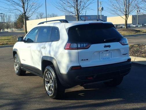 Bright White Clearcoat 2022 Jeep Cherokee Trailhawk