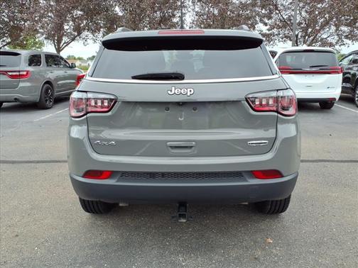 2023 Jeep Compass Latitude Lux